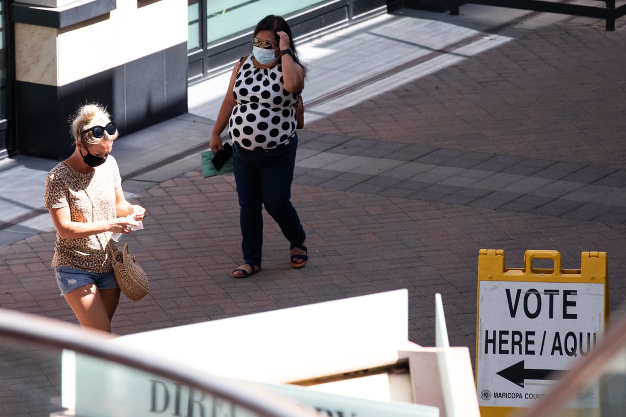 Sin fallas, ni largas filas y con récord en votación anticipada: el aprendizaje de las primarias en Arizona