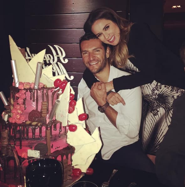 "¡Les presento a nuestra #Renata preciosa!” escribió la actriz en su fotografía. Así fue como confirmó el sexo del bebé.