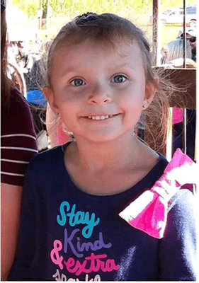 Aranza María Ochoa López, de 4 años, fue vista por última vez el 25 de octubre de 2018 en un centro comercial de Vancouver, Washington, de donde supuestamente 
<b>su madre biológica la raptó.</b> La mujer fue detenida en septiembre de 2019 en la ciudad de Puebla, México. Se cree que la pequeña, de origen latino y nacida el 17 de abril de 2014 en EEUU todavía puede estar en territorio mexicano. El FBI, que está ayudando al Departamento de Policía de Vancouver en la búsqueda de Aranza, advierte que la apariencia de la menor pudo haber sido alterada por medio de tinte para el cabello. Además, ha puesto a disposición la línea (206) 622-0460, sus oficinas locales, embajadas o consulados estadounidenses y ofrece una recompensa de hasta 10,000 dólares por información que ayude a encontrarla.