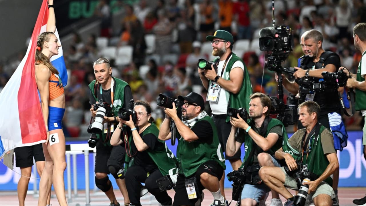 El uniforme bloquea los rayos infrarojos de las cámaras.