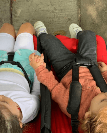 Anteriormente,
<b>Zuria Vega </b>publicó una fotografía de sus hijos para celebrar siete años de noviazgo con Alberto Guerra.“
<b>Esta foto de nuestros hijos representa nuestra relación. De la mano siempre. Amor incondicional y gratitud infinita siento yo por ti</b>”, expresó.