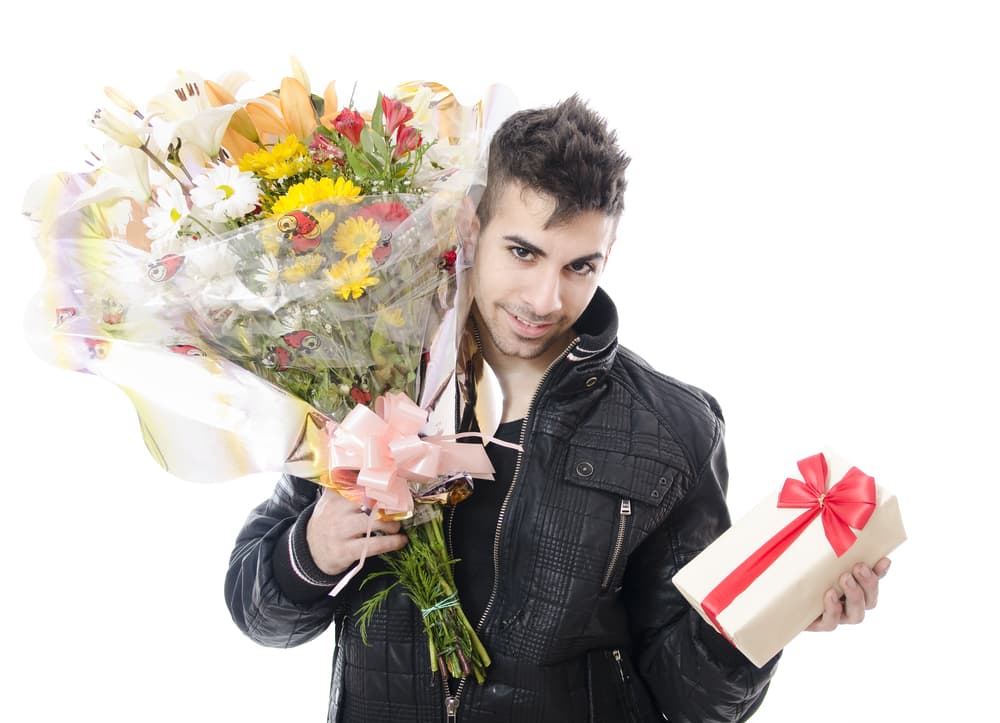 Un cambio notable de actitud más egocéntrica, autoritaria y sospechosa indica la posibilidad del peligro amoroso al considerar que puede perder lo que tiene y eso es difícil admitirlo un signo del elemento fuego.