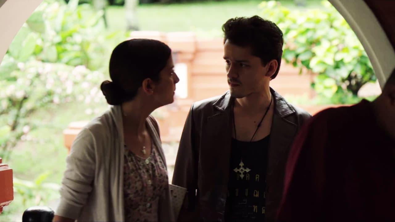 Meanwhile, at ‘El Cielo’ ranch in Sinaloa, 
<b><a href="http://www.univision.com/series/el-chapo/ivan-aragon-is-quino-in-el-chapo">‘El Quino’</a></b> was being rushed by his mother 
<b><a href="http://www.univision.com/series/el-chapo/valentina-acosta-is-alejandra-in-el-chapo">Alejandra</a></b> to leave the city. His father had ordered him to stay hidden after his release from prison. They lived in fear of Bernal Leyda’s vengeance.