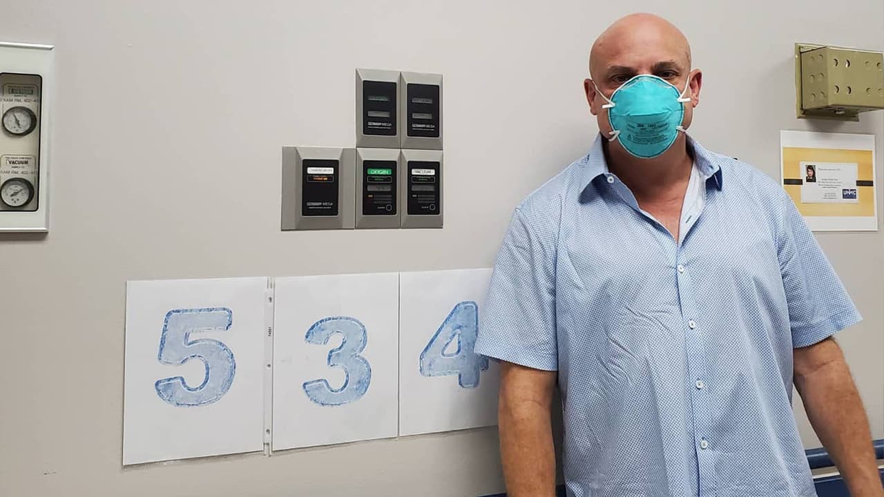 <b>El doctor</b> 
<b>Varón comenzó a usar la ivermectina en el contexto de covid-19 hace aproximadamente 18 meses</b> con más o menos buenos resultados, sin embargo, "no la usamos sola como cura para el covid-19".
<br>