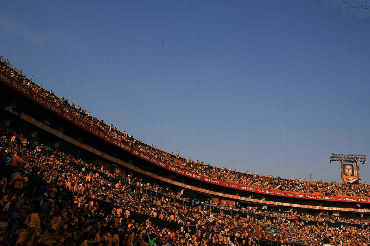 No importa el rival, i el horario, tampoco el día y, mucho menos, la competición. El Estadio Univeresitario se ganó el mote de 'Volcán' y es un clificativo que distingue a esa afición felina.