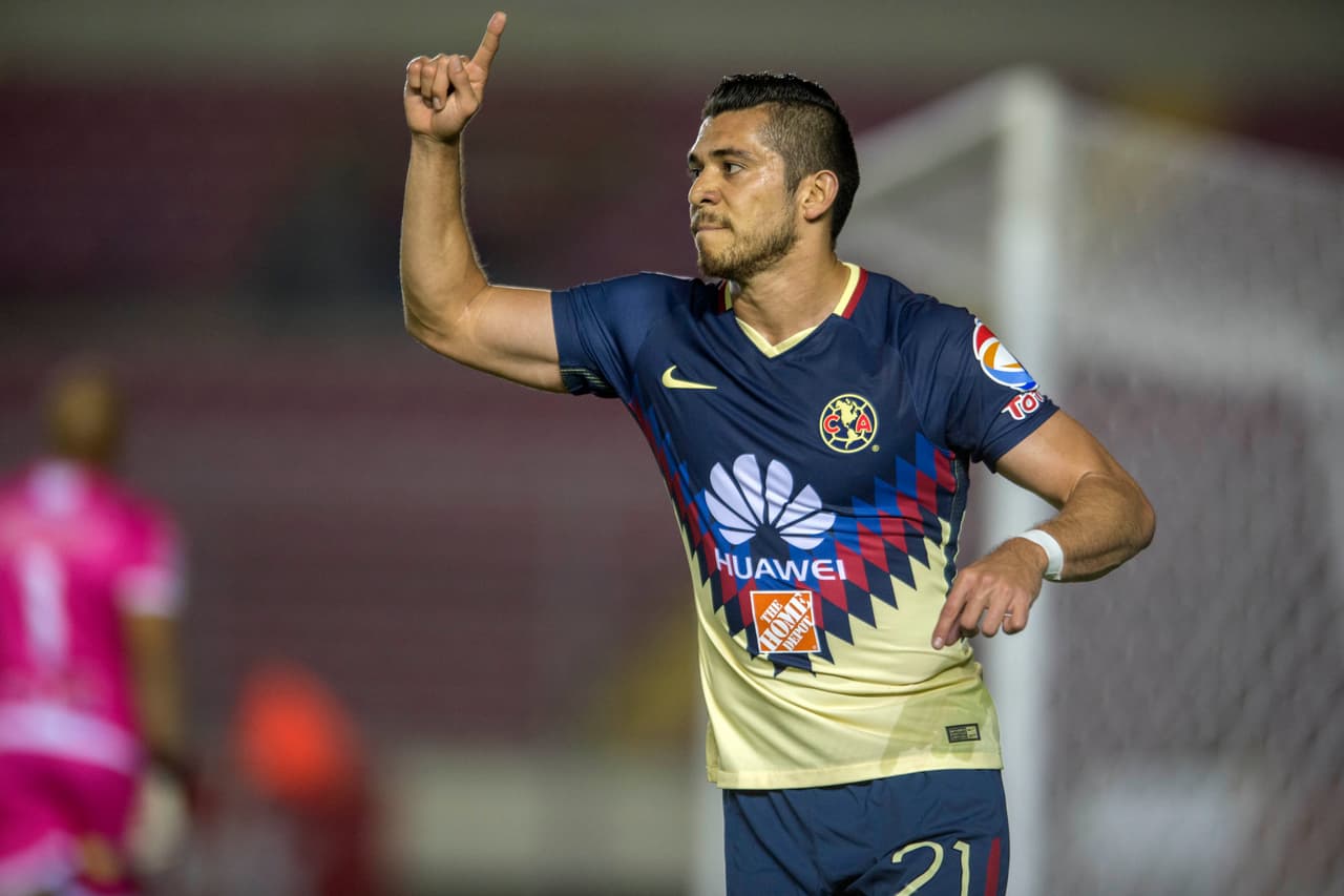 El colombiano filtró un balón a espaldas de la defensa y Henry definió entre las piernas del portero McFarlane para celebrar de nuevo.