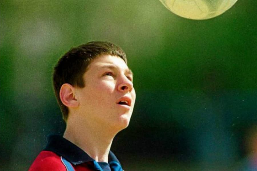 Comienza la era de Messi en el año 2000 con su llegada al Barcelona.