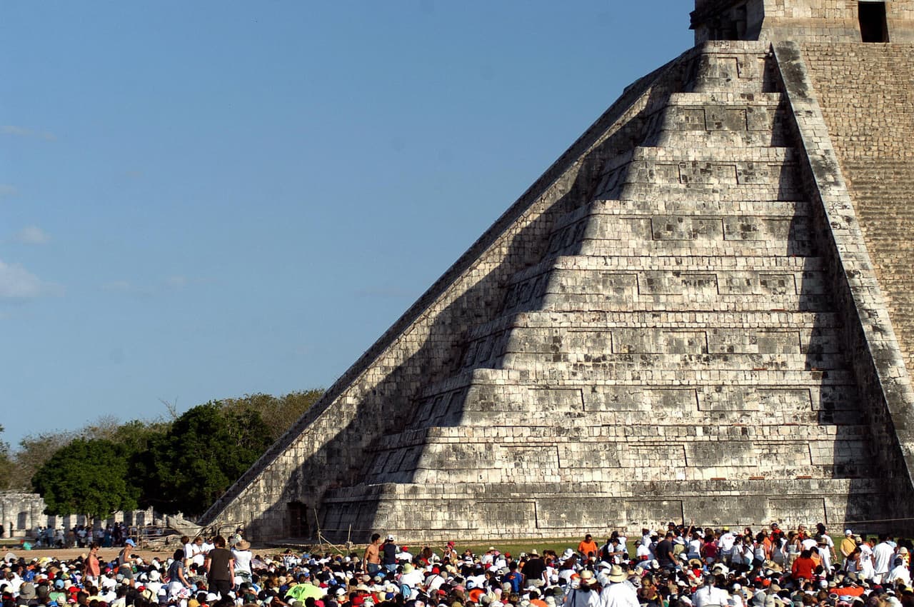 ¡Un espectáculo impresionante que demuestra el gran conocimiento que la antigua civilización maya tenía de la astronomía!