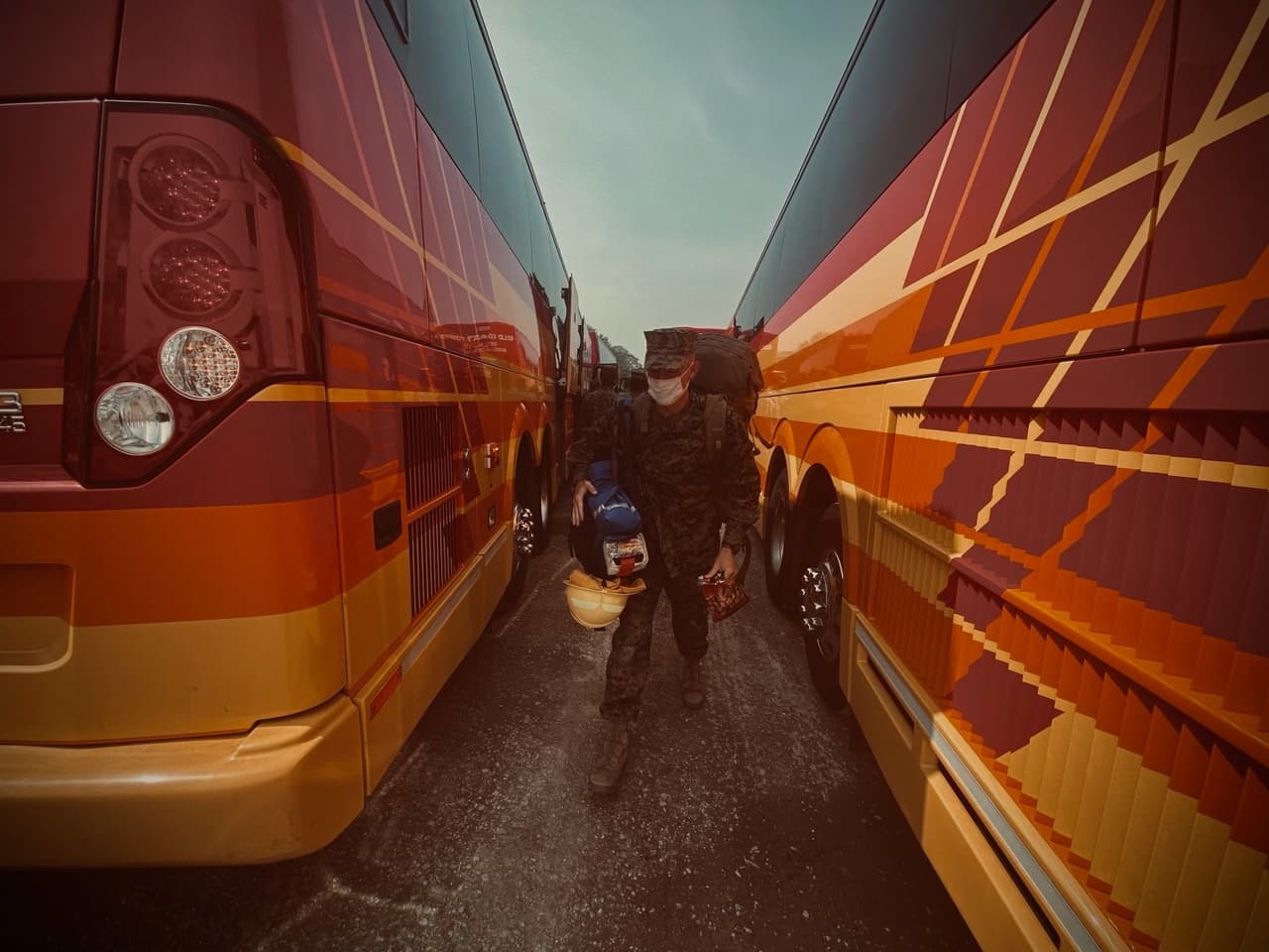 El Ejército de los Estados Unidos del Norte (ARNORTH, por sus siglas en ingles), supervisará esta operación militar de respuesta en tierra contra los incendios forestales en California.
<b>El grupo de marines arribó al Valle Central este sábado 19 de septiembre y su estadía se prolongará todo lo que sea necesario, dijeron las autoridades.</b>
<br>