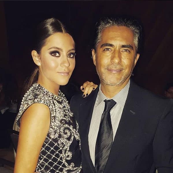 Esta guapa jovencita es 
<b>Roberta, una de las hijas de <a href="http://www.univision.com/temas/raul-araiza">Raúl Araiza</a></b>.