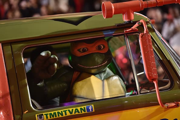 Miles se dieron cita para festejar el tradicional Hollywood Christmas Parade que este año celebró 84 años de alegría navideña.