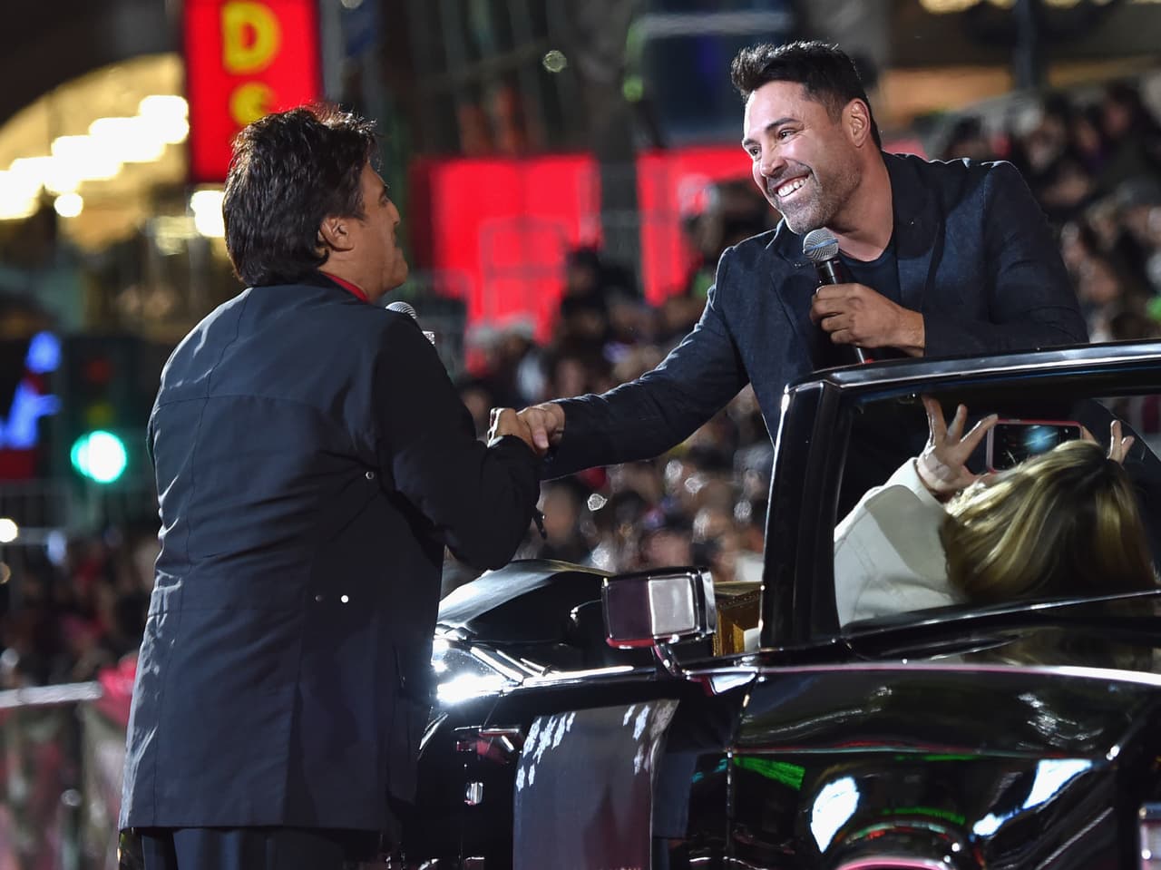 Miles se dieron cita para festejar el tradicional Hollywood Christmas Parade que este año celebró 84 años de alegría navideña.