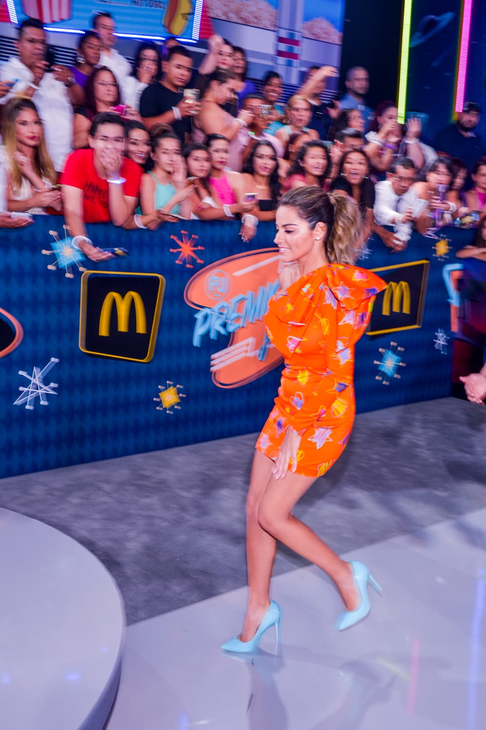 Y la más veloz de la alfombra fue... ¡Maite Perroni!