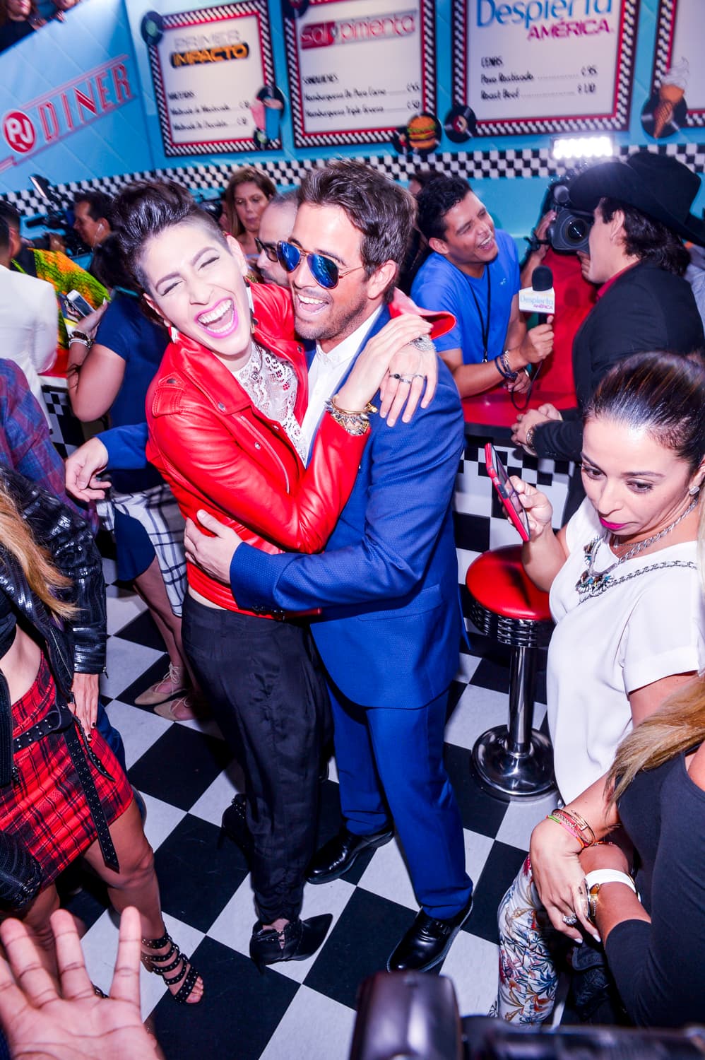 BFF's: Mane y Ashley no pudieron ocultar su emoción al encontrarse en la alfombra.