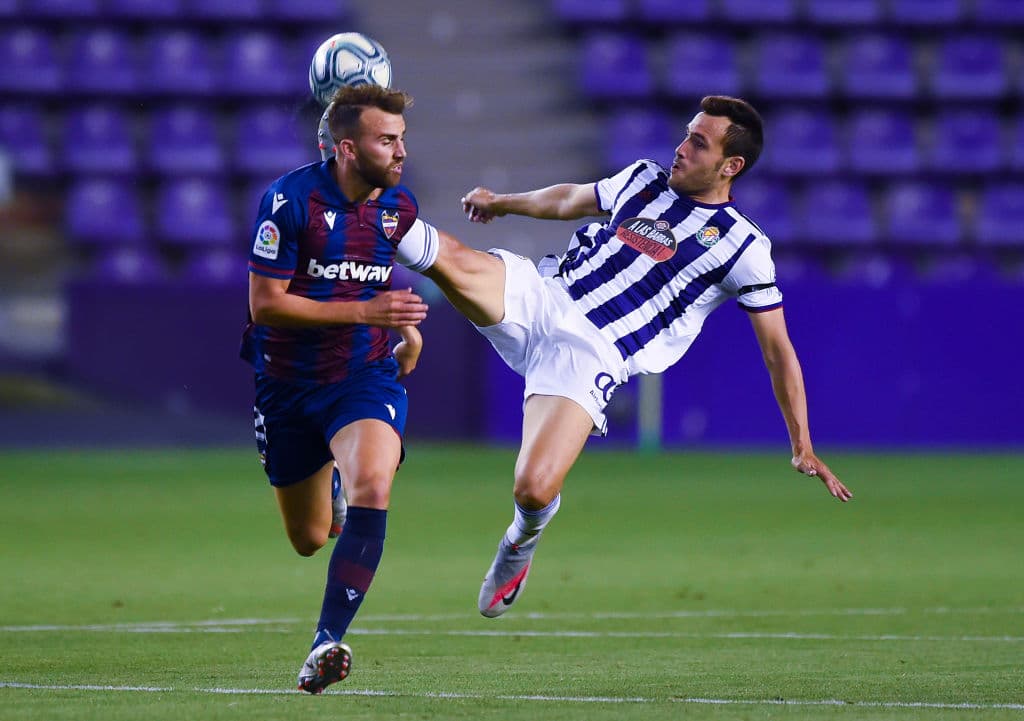 Levante y Real Valladolid no se logran hacer ni poquito daño en u duelo de pocas llegadas.