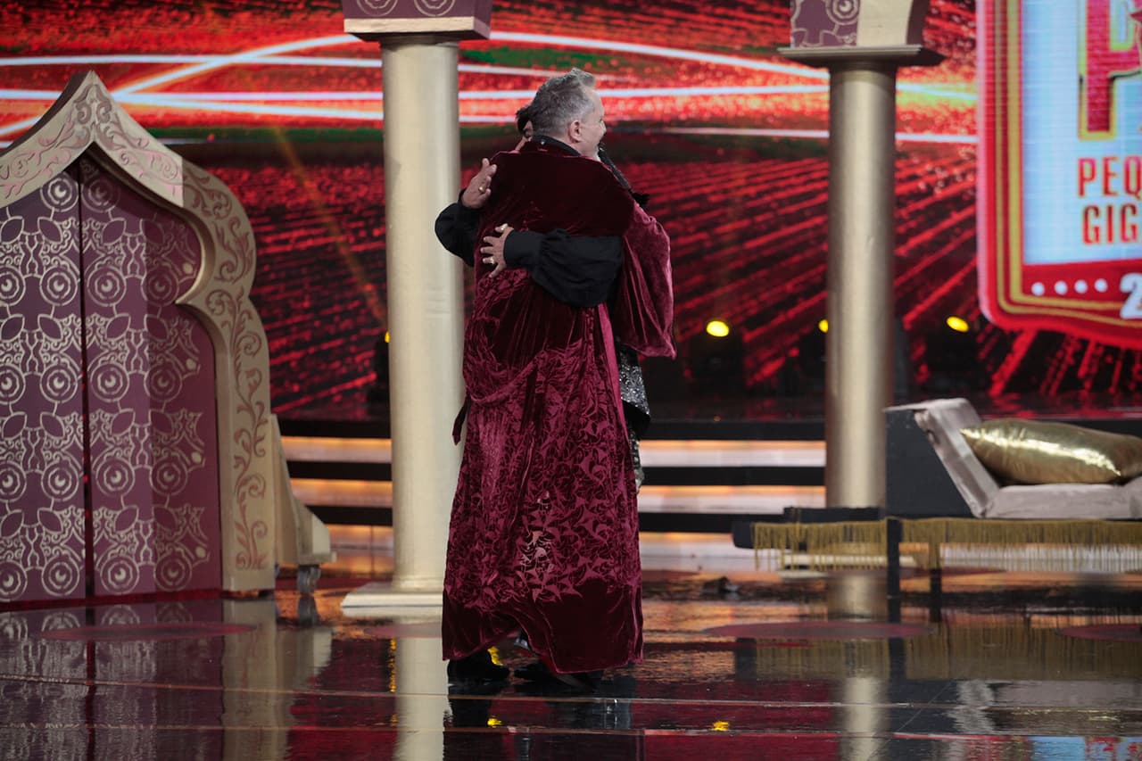 Con un abrazo, ambos sellaron su amistad nacida en esta temporada de Pequeños Gigantes.