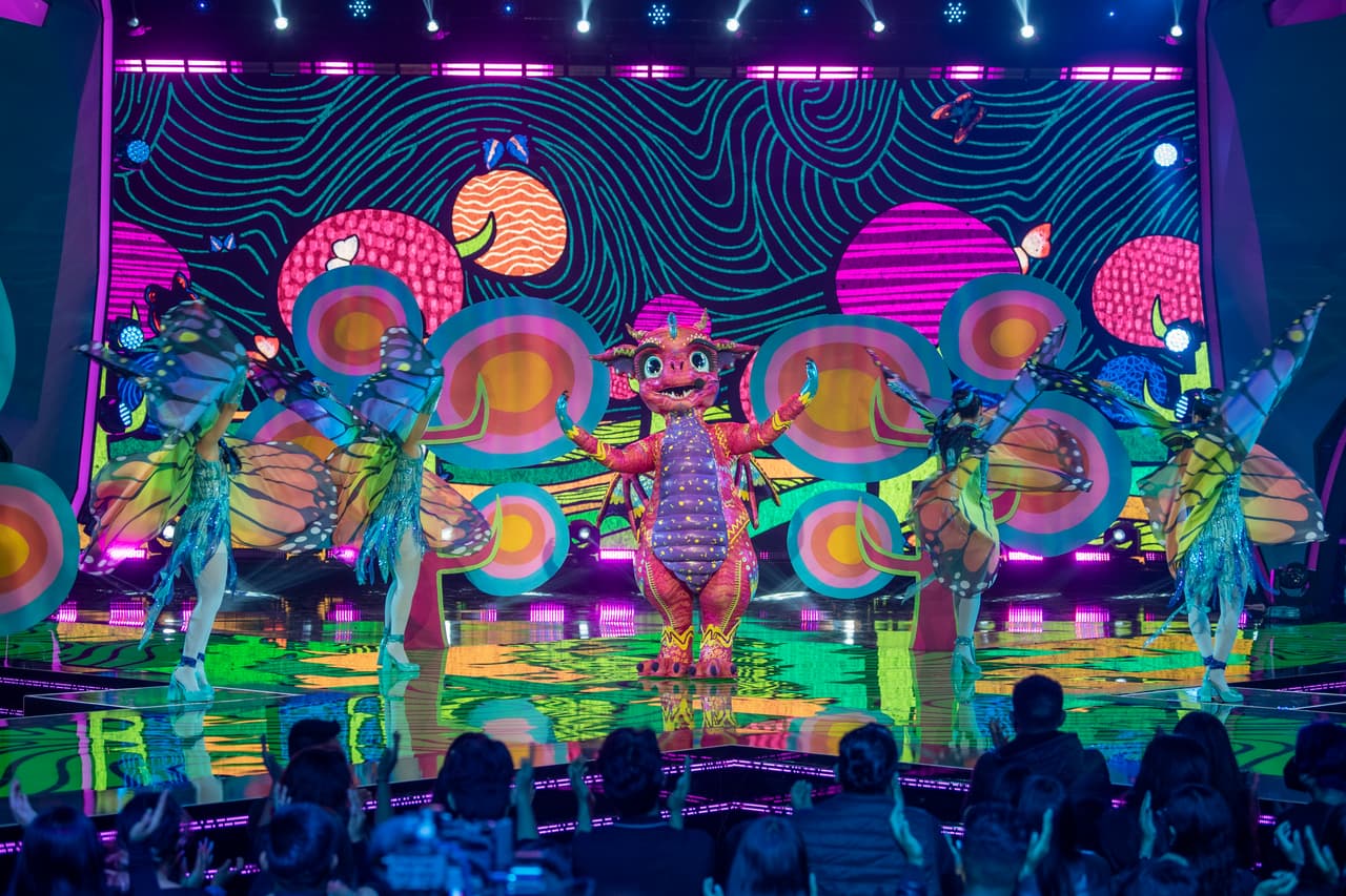 Yuri pensó que Belinda se esconde detrás de la máscara de Alebrije, Juanpa Zurita dijo que Alicia Machado, Galilea Montijo apostó por Aracely Arámbula y Carlos Rivera por Natalia Tellez.