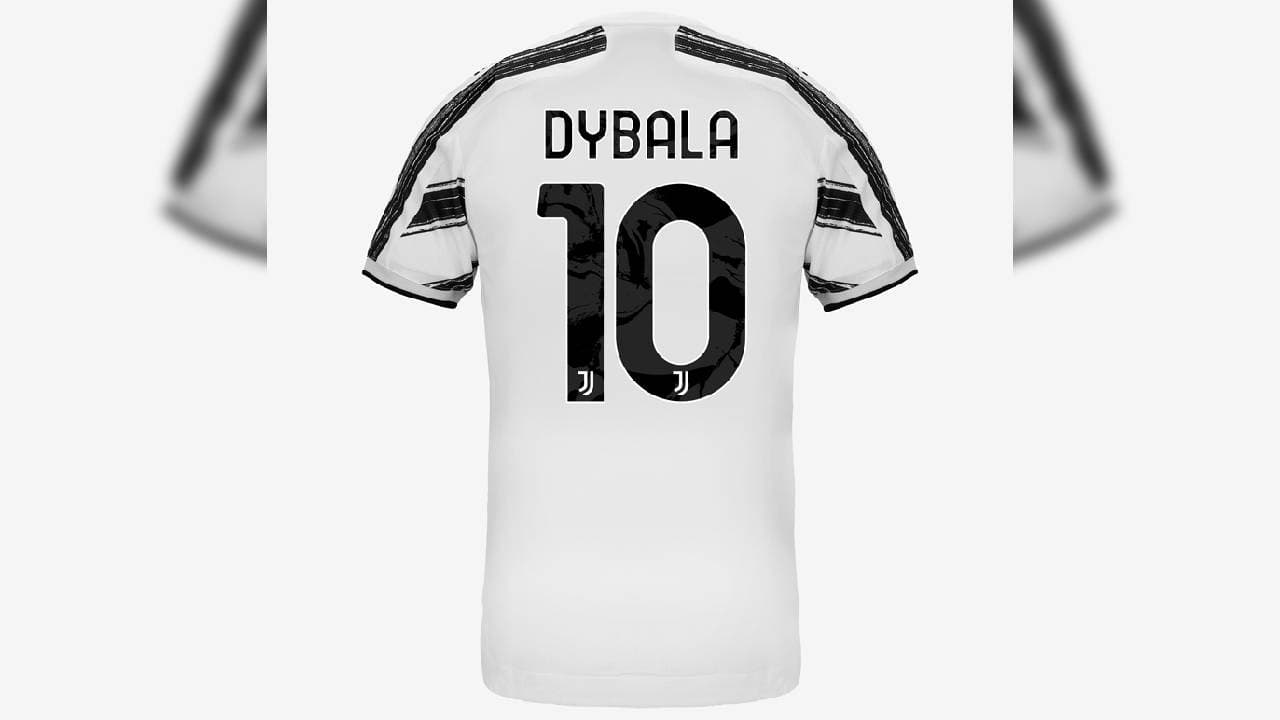 Cristiano Ronaldo y Paulo Dybala presentaron el nuevo jersey que vestirá a Juventus para la campaña 2020-21.