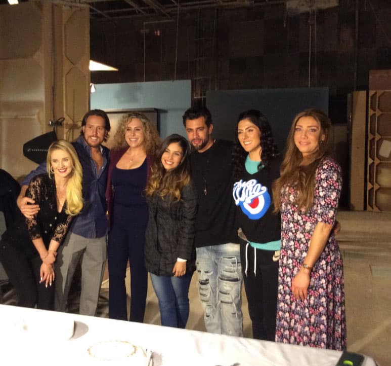 Kimberly Dos Ramos, Azela Robinson, Verónica Jaspeado y Cynthia Klitbo le cantaron las "Mañanitas".