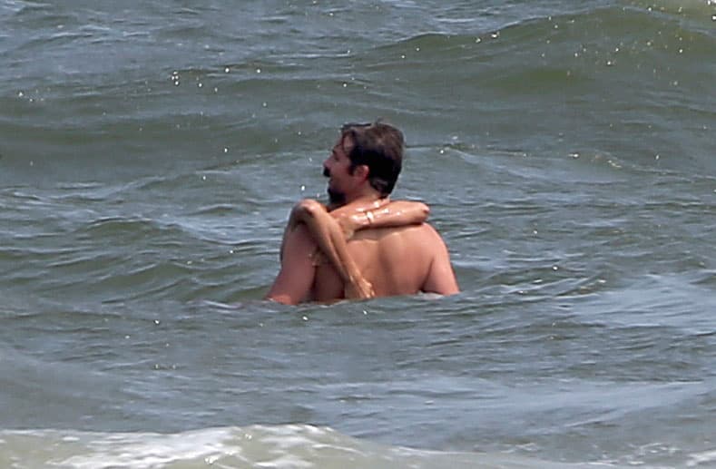 Irina no soltaba a su galán.