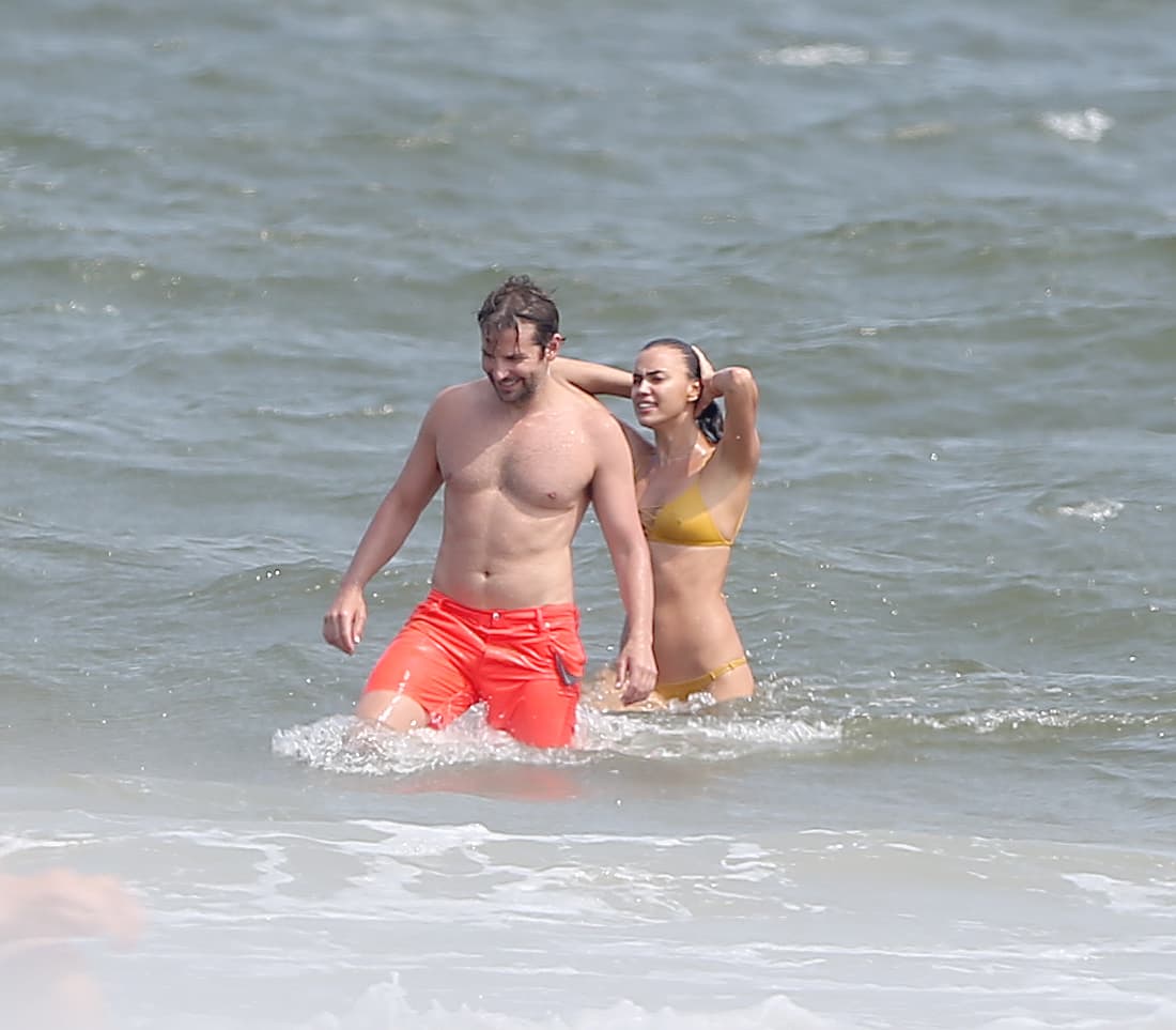 Bradley Cooper y Irina Shayk siguen gozando de su amor.