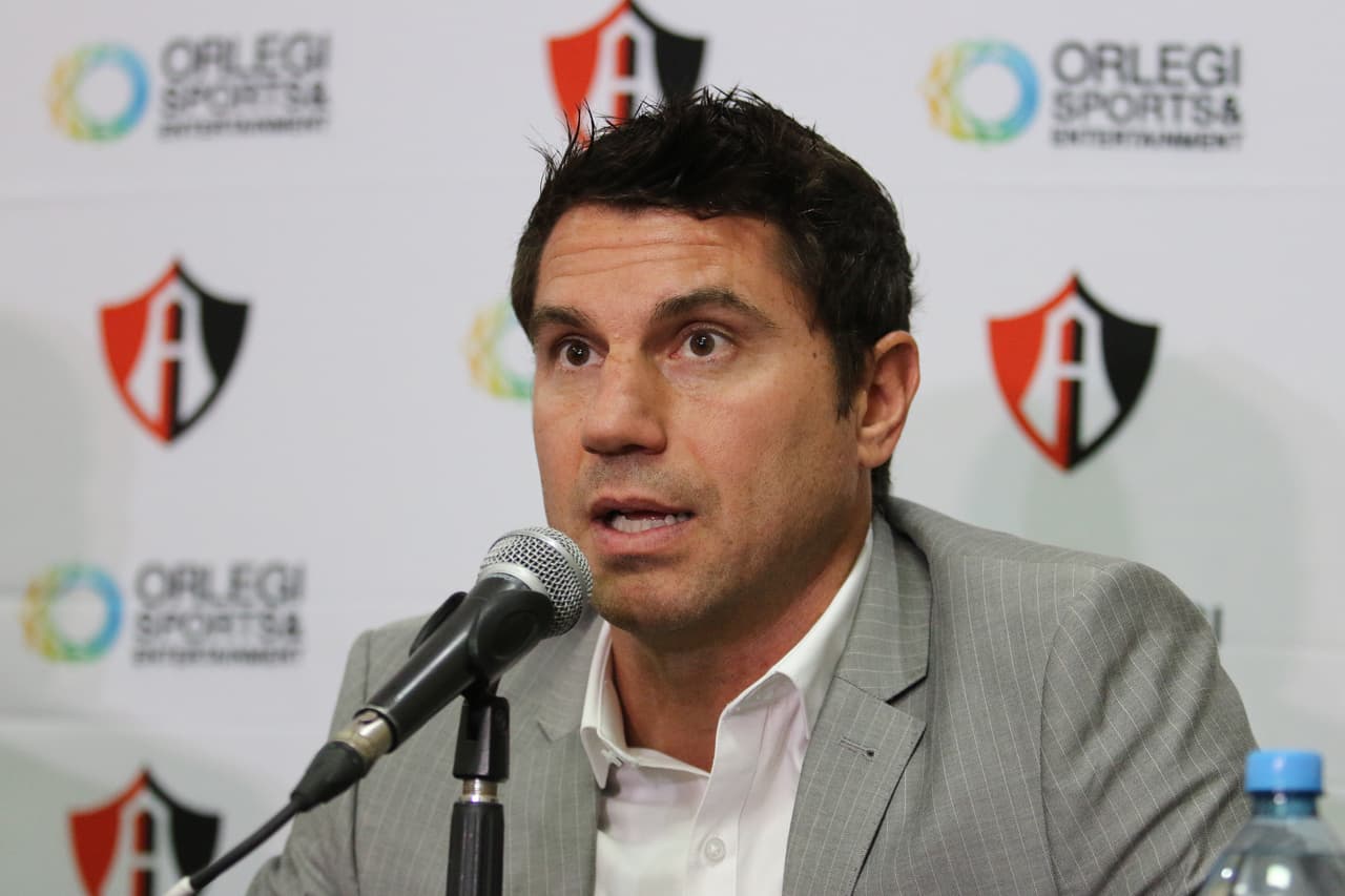 Alejandro Irarragorri, propietario del Atlas; Pedro Portilla, presidente del Atlas; y Leandro Cufré, técnico del Atlas (foto); estuvieron en la presentación de Grupo Orlegi en el estadio Jalisco, donde dejaron en claro que van por la gloria en la Liga MX.