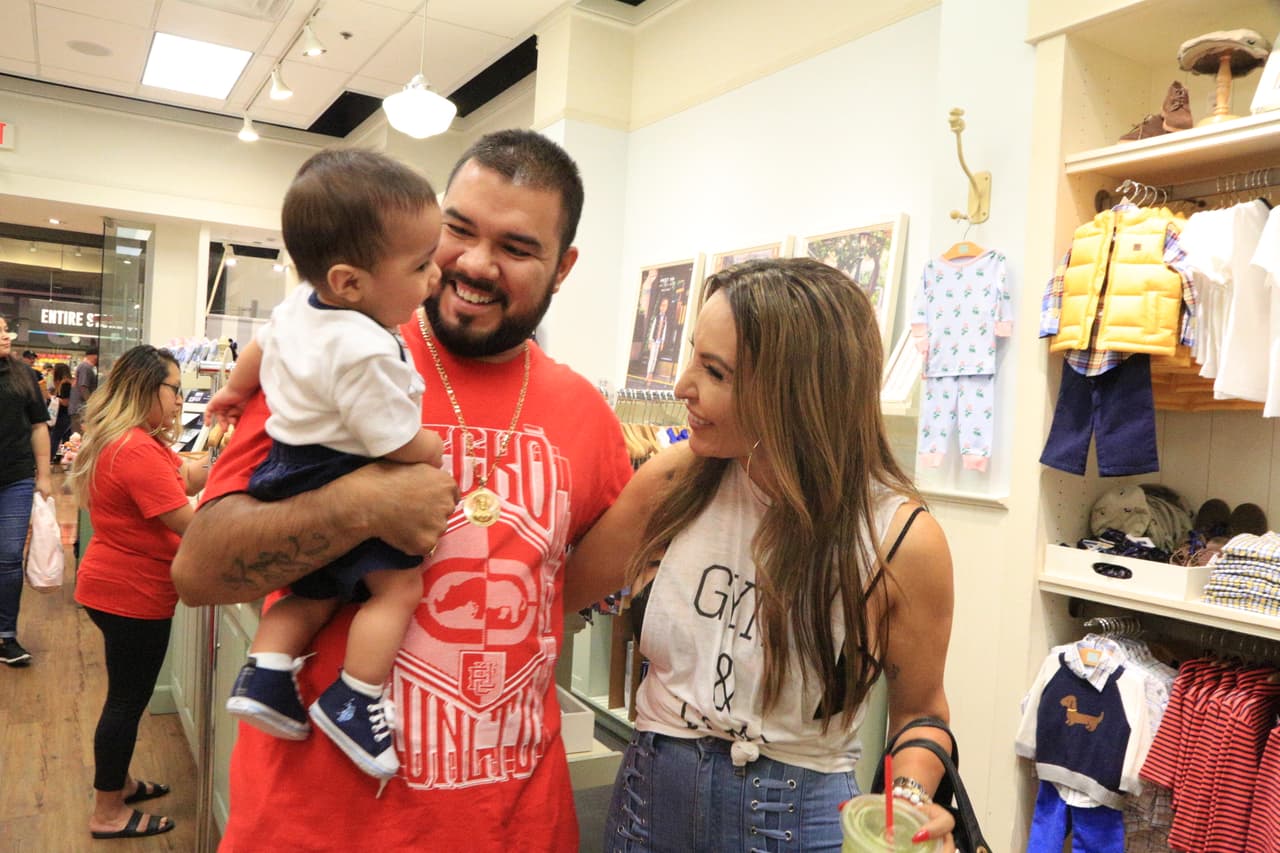 Los tres locutores se fueron a las calles de Dallas y tuvieron la oportunidad de conocer algunos de sus seguidores.