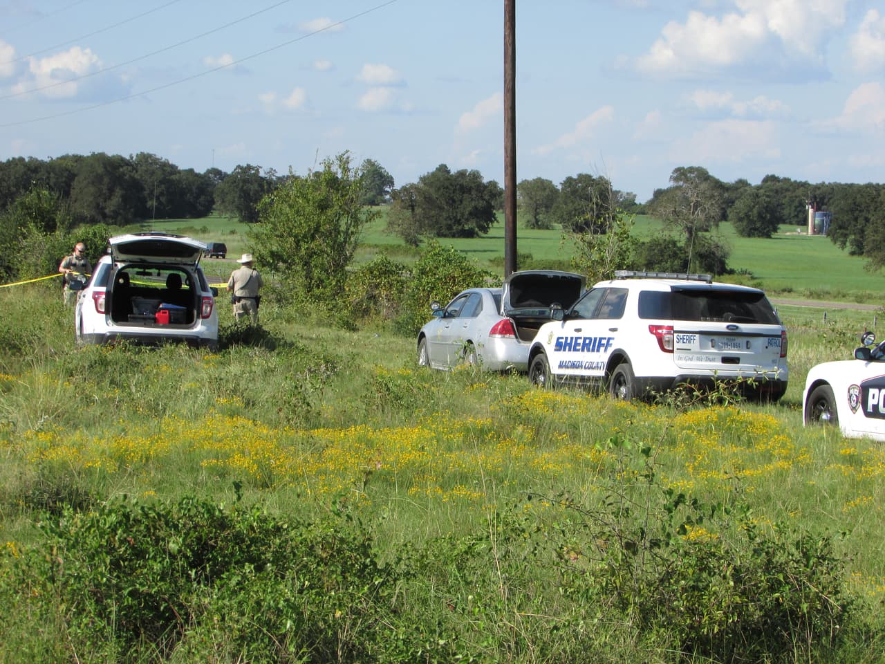 Los restos de una niña, de entre 3 y 5 años, aparecieron dentro de una maleta negra en un pastizal del condado Madison en Texas.