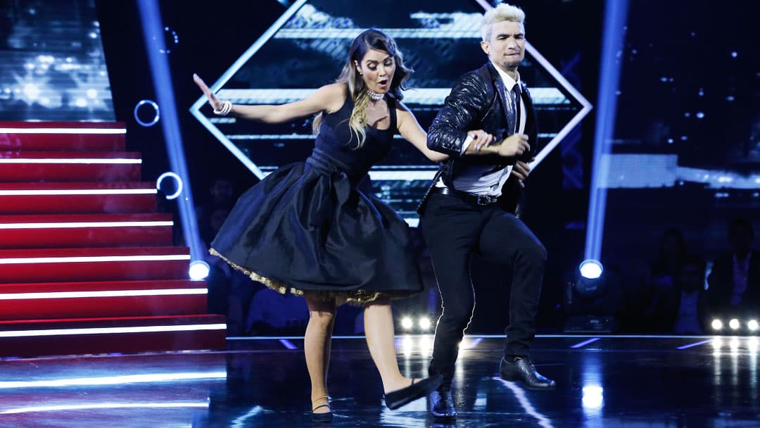 La actriz Marlene Favela mencionó que solo pudo ensayar un día y que le tocó uno de los bailes más difíciles de la noche.