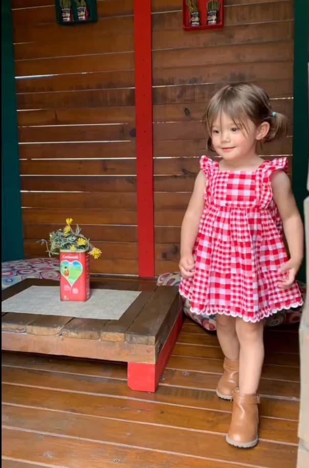 Mientras tanto, María Paula está viviendo feliz su infancia, según comparte Dulce María a través de Instagram.
<br>