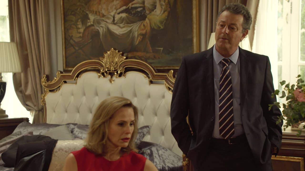 <b>Débora</b> sigue añorando el romance de juventud que vivió con
<b>Adriano</b>. Sin embargo, él prefiere dedicarse a los amores que aún tiene.