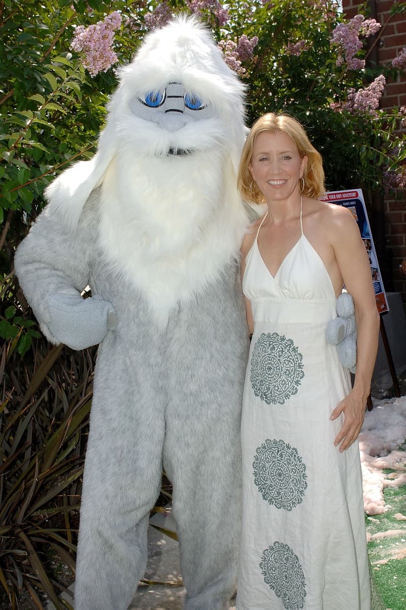 Sin embargo, todo aquel incrédulo puede seguir encontrando al "Abominable" monstruo Yeti en cuentos, películas, caricaturas y demás productos de mercadotecnia, con el que se ha explotado este viejo mito desde hace ya mucho tiempo.