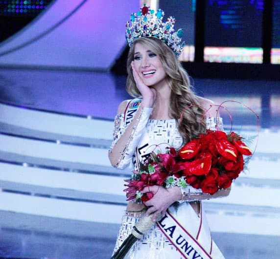 Mariam Habach fue coronada el jueves como Miss Venezuela 2015.