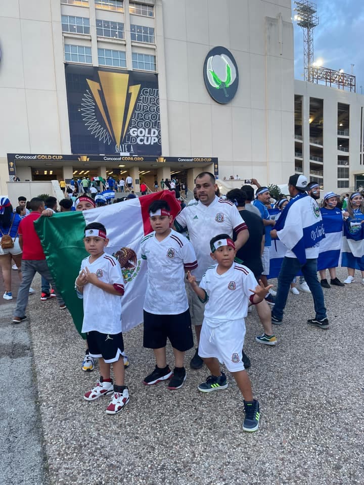 Los pequeñitos también estuvieron presentes para disfrutar del juego.
<br>