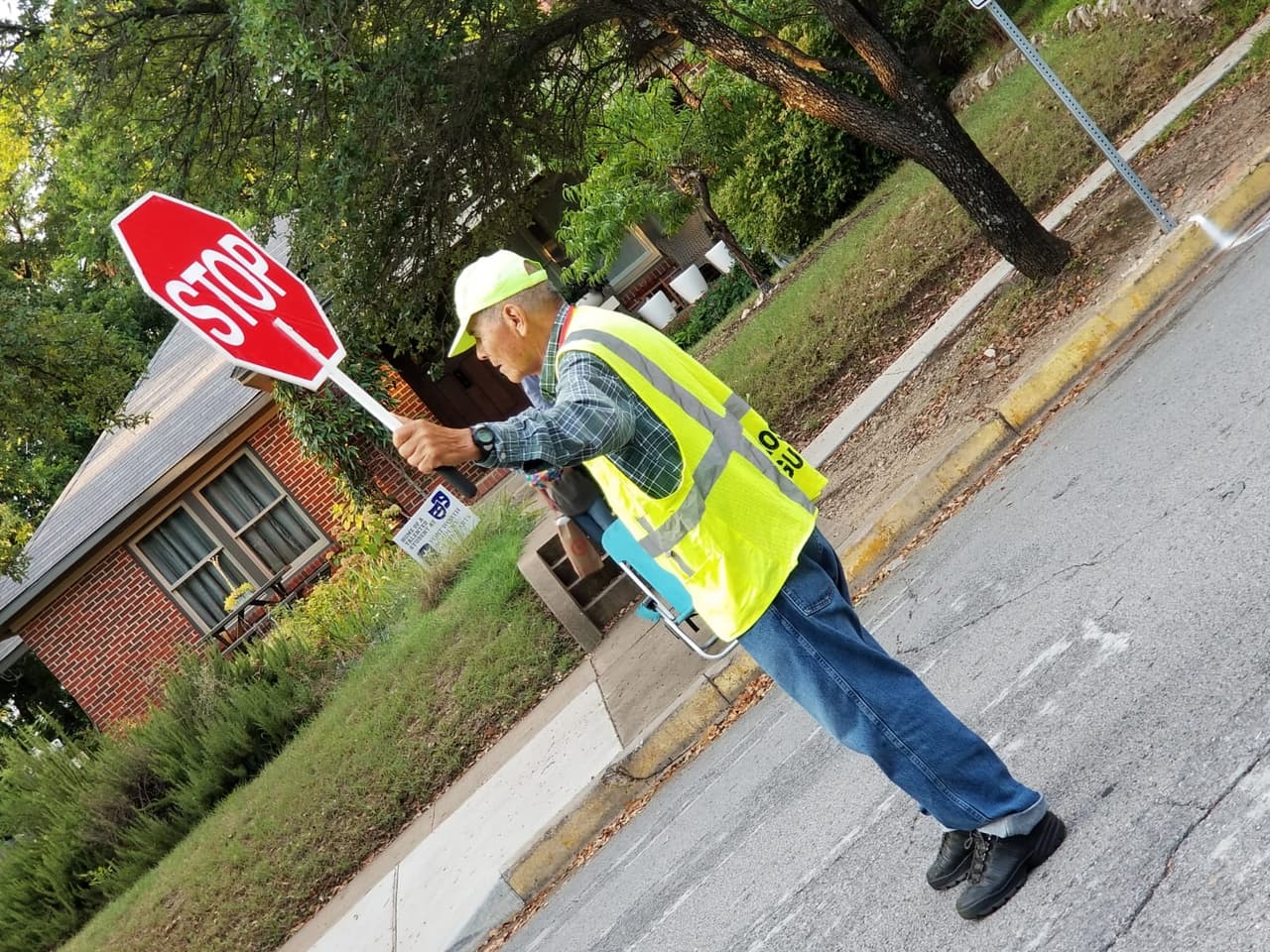 La labor de los trabajadores en las calles para ayudar a controlar el tránsito fue muy importante.