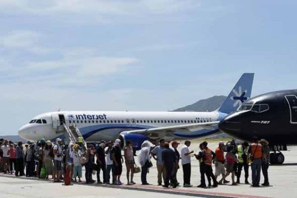 Autoridades en Cabo San Lucas afirmaron plan de seguridad con 'mano dura' condra los saqueos en las zonas devastadas por el paso de Odile. Gobierno de Estados Unido habilitó los siguientes números de contacto para información relativa a ciudadanos americanos extraviados en el área de la península de Baja California en México. Desde U.S. & Canada: 1-888-407-4747 Desde el extragero: 1 202-501-4444 Email: OdileEmergencyUSC@state.gov