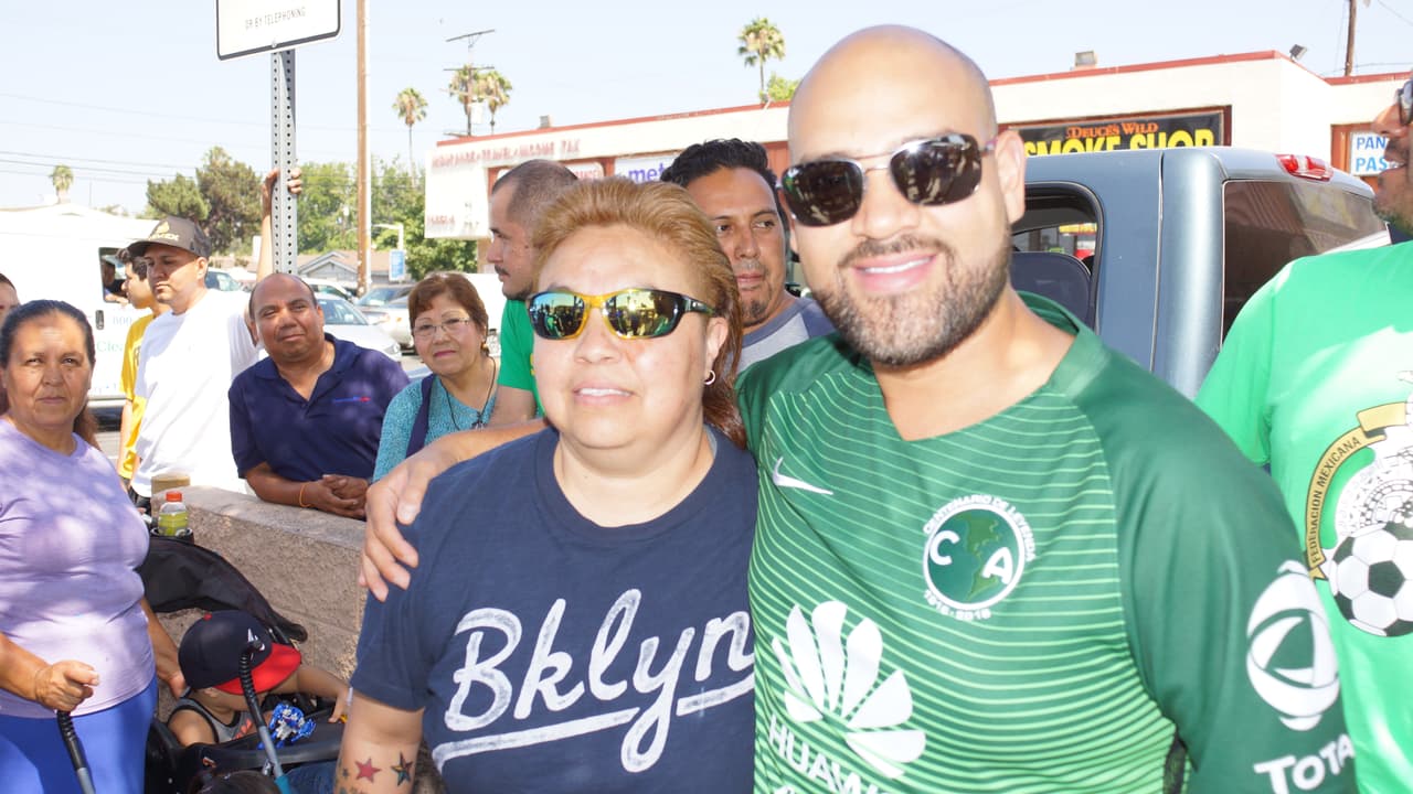 La Hondureña confía en que su selección le gane a México y en un próximo partido, y no tiene problema con seguir pagando apuestas hasta lograr que El Feo y El Pelón sean los que paguen el siguiente reto.