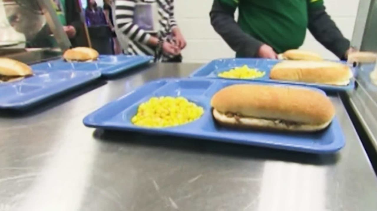 "Los estudiantes no tienen suficiente dinero", rechazan aumento a comidas escolares en Wake