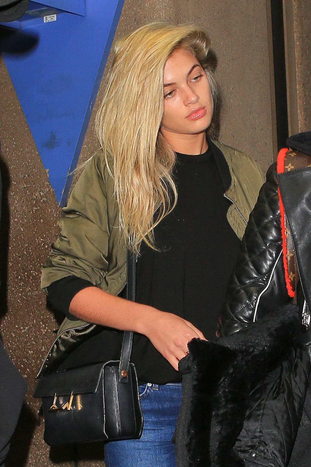 La nueva "amiguita" de Scott es muy guapa.