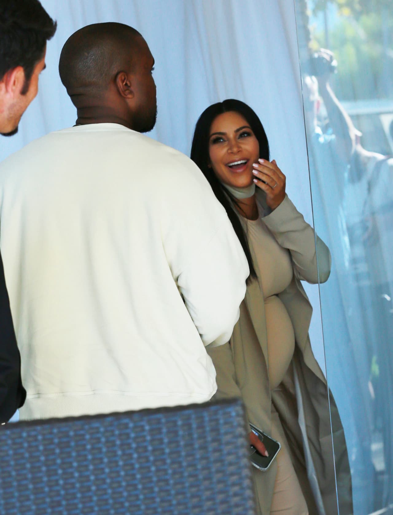 ¡Sorpresa! Esta fue la carita que puso Kim al ver lo que su marido le había preparado.
