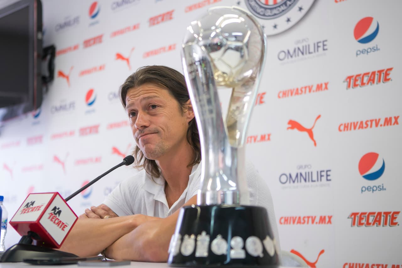 Matías Almeyda estaría negociando su salida de Chivas