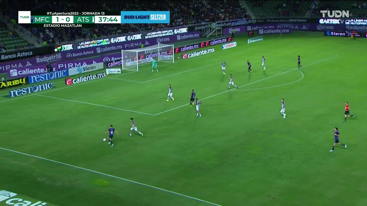 ¡TIRO ATAJADO! disparo por Bryan Colula.