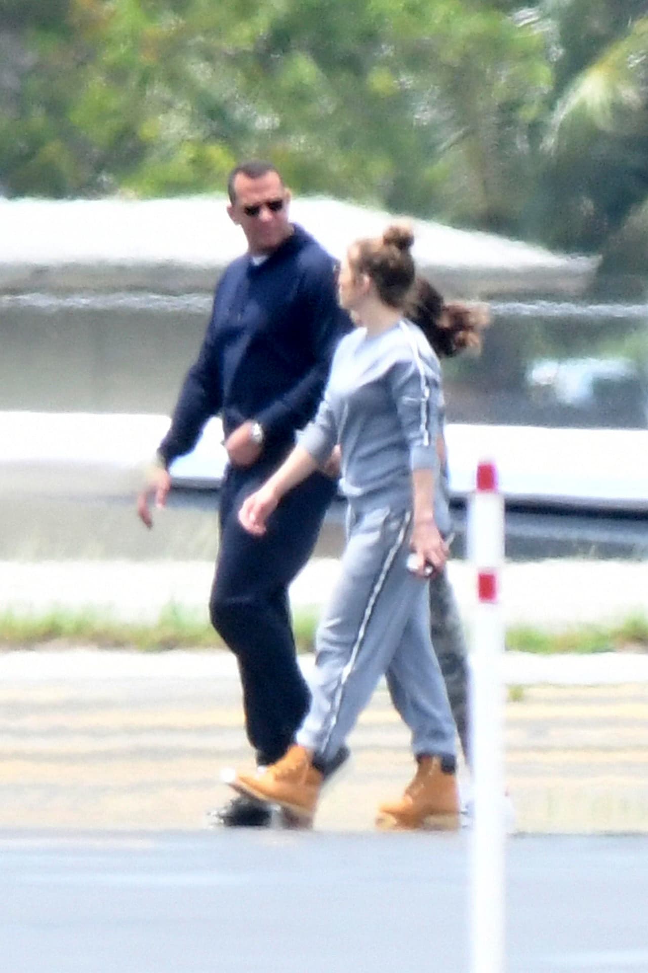 Jennifer López y Álex Rodríguez lucían muy bien, aunque el miércoles se reveló que el expelotero estaría siendo víctima de extorsión por parte de una mujer que alegó haberle dado placer sexual.