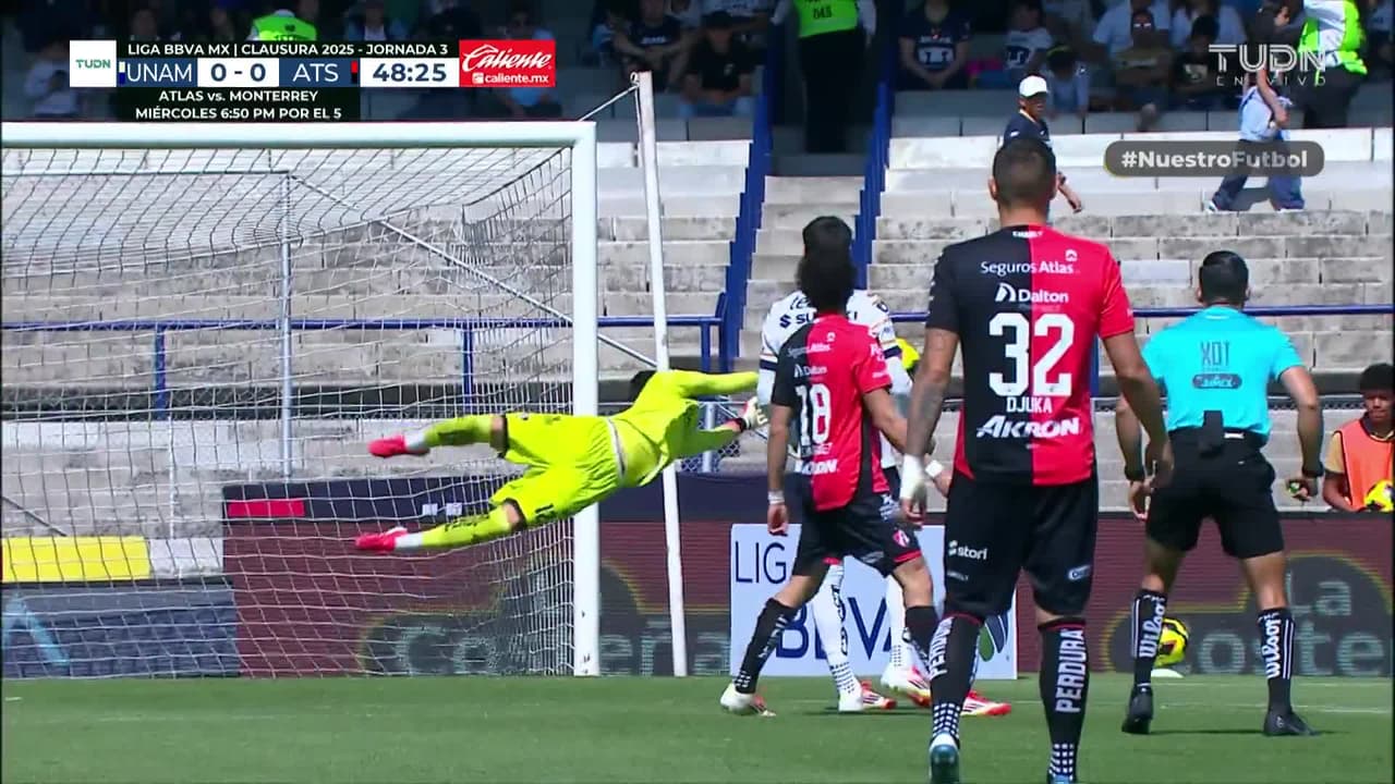 ¡Hacen volar a Vargas! Camilo manda a tiro de esquina el zapatazo