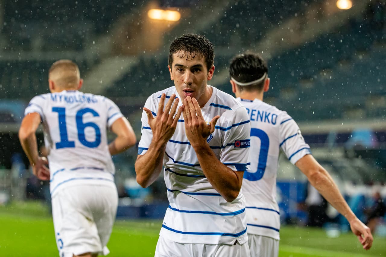 Futbolista del Dinamo negoció con Suárez para lograr playera de Messi