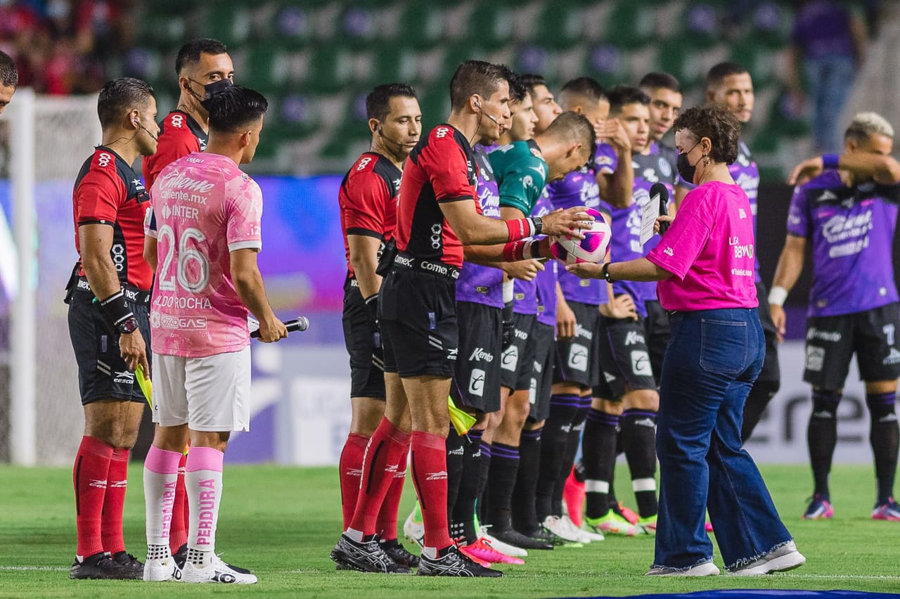 El partido no tardaría en estrenar el marcador para los locales, que salieron con el ímpetu de buscar ese puesto en la fiesta grande del futbol mexicano.