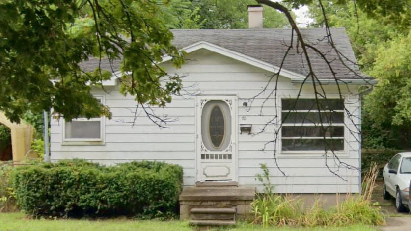 La casa que fue puesta en venta en $1 y que al final se vendió en $52,000 en la ciudad de Pontiac, Michigan, el 23 de agosto de 2023.
