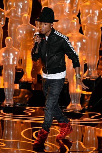 1.- Pharrell Williams ha producido para cantantes latinos como Shakira, Pitbull, Tito el Bambino, Nelly Furtado y hasta Gloria Estefan.