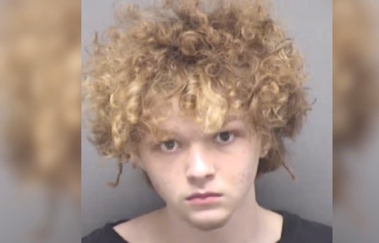 Adolescente es acusado de asesinar a balazos al prometido de su mamá después de ver que la empujó 