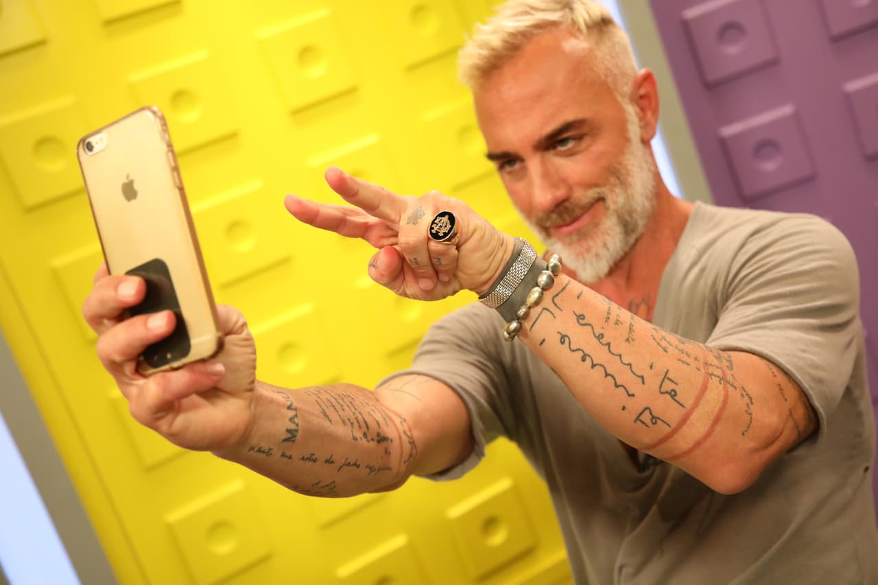 Como Gianluca es un especialista en la cultura de la 'selfie', no podía faltar una muy especial para los premios.